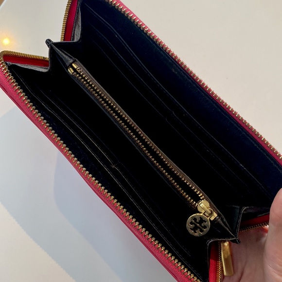 Hot Pink Patent Leather Tory Burch Zip Wallet - Picture 3 of 6
